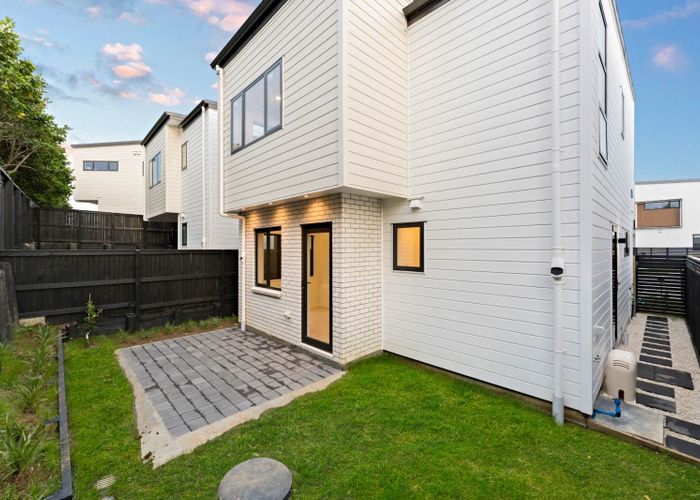  at 17 Whiteywood Street, Westgate, Waitakere City, Auckland