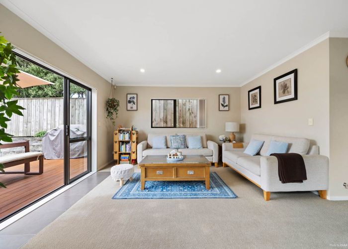  at 10 Murrayfield Lane, The Gardens, Manukau City, Auckland