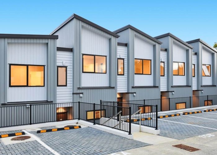  at 15C Tabitha Crescent, Henderson, Auckland