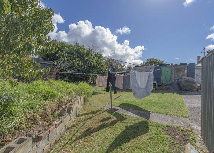  at 9 Jordan Road, Mangere, Auckland