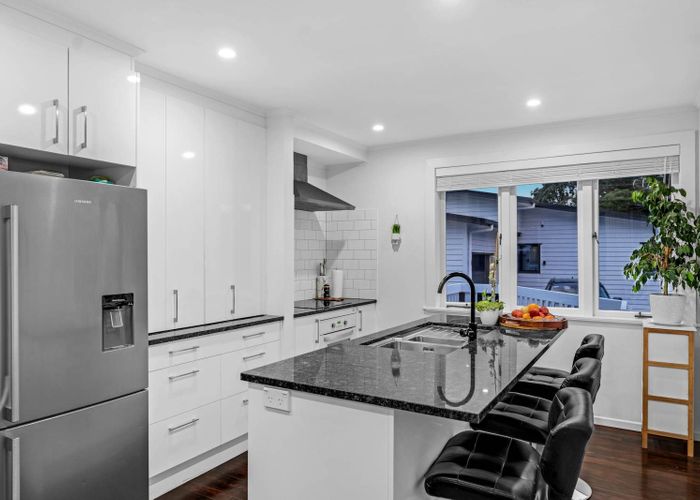  at 26  Pine Avenue, Henderson, Waitakere City, Auckland