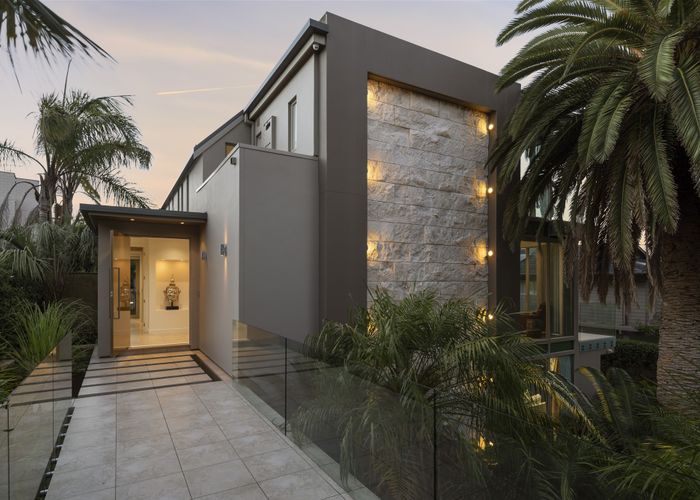  at 12 Hauraki Road, Hauraki, Auckland