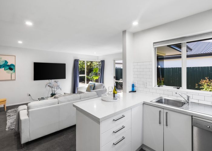  at 2/30 Kirsten Place, Parklands, Christchurch
