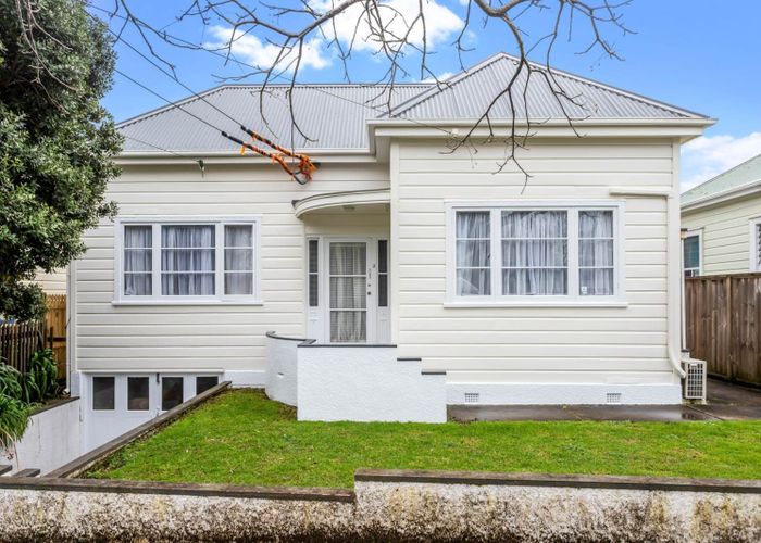  at 2/7 Brentwood Avenue, Mount Eden, Auckland City, Auckland