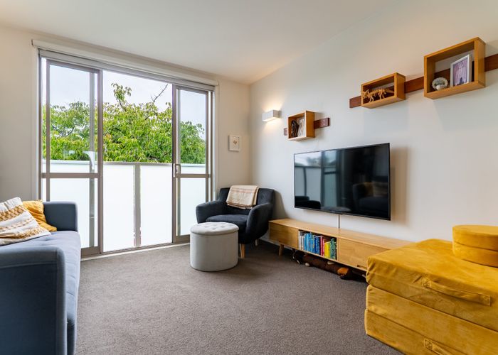  at 2/1A Haverstock Road, Sandringham, Auckland