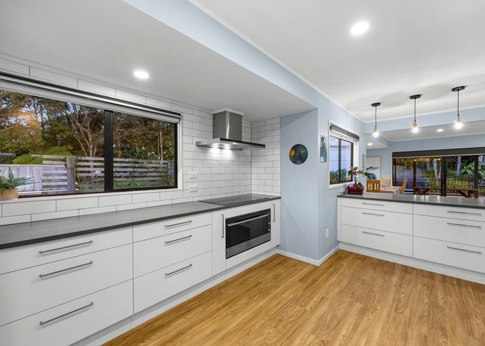  at 40 Mountain Road, Henderson Valley, Waitakere City, Auckland