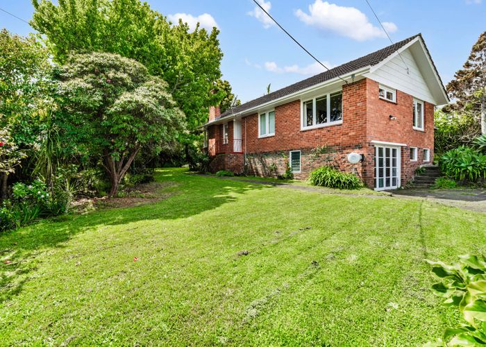  at 27 Merriefield Avenue, Forrest Hill, Auckland