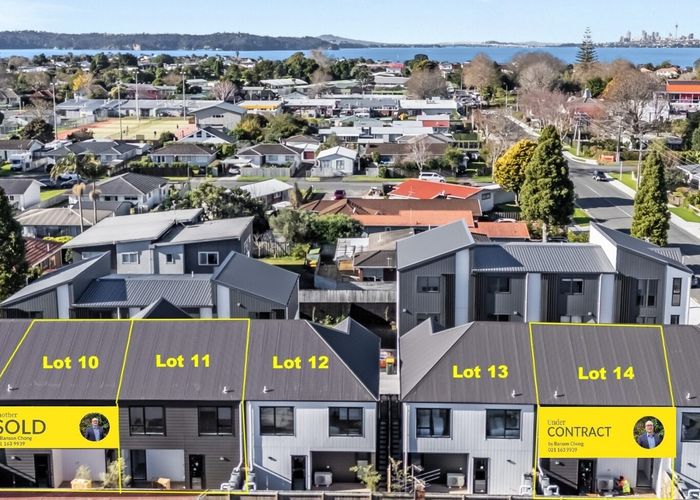  at 1-7/27 Taikata Road, Te Atatu Peninsula, Waitakere City, Auckland