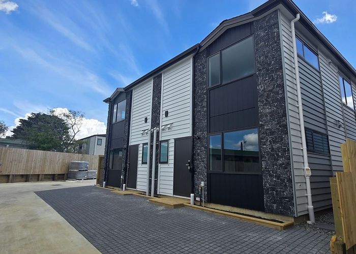  at 2 Woolfield Road, Papatoetoe, Manukau City, Auckland