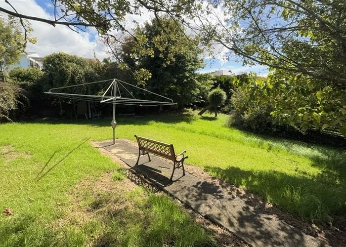  at 26 Tiroroa Avenue, Te Atatu South, Waitakere City, Auckland