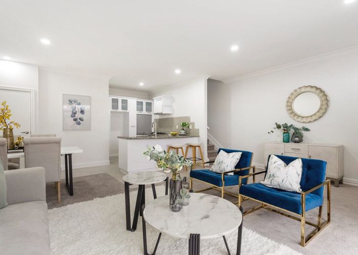  at 4/126 Stancombe Road, Flat Bush, Auckland