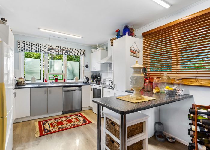  at 514 West Coast Road, Oratia, Waitakere City, Auckland