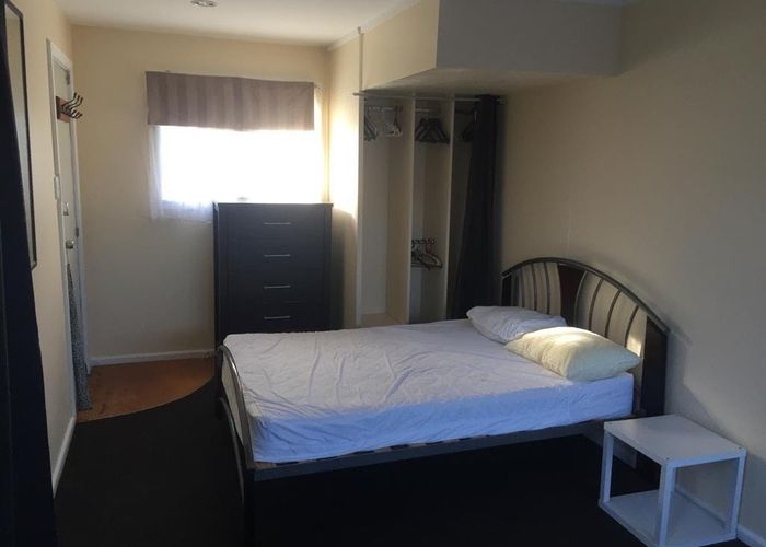 at 33 Ruawai Road, Mount Wellington, Auckland