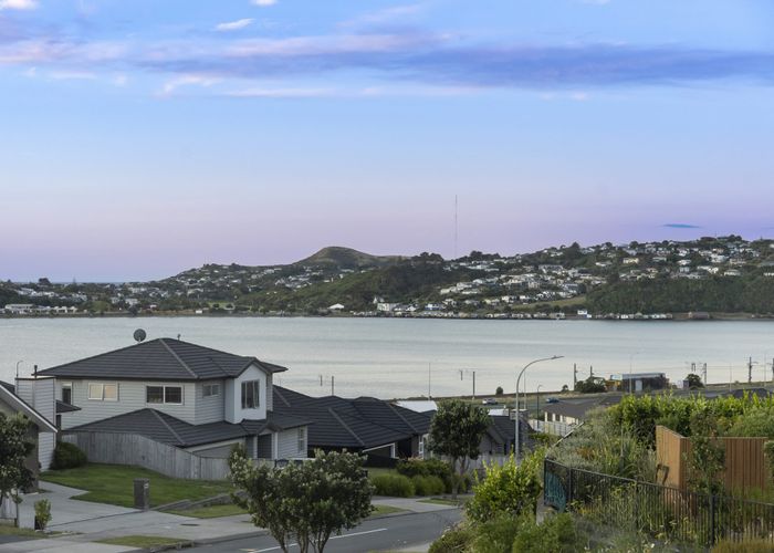  at 26 Margaret Shields Avenue, Aotea, Porirua