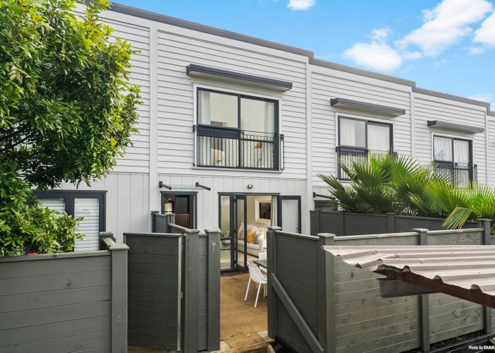  at 22/3 Burton Street, Grafton, Auckland