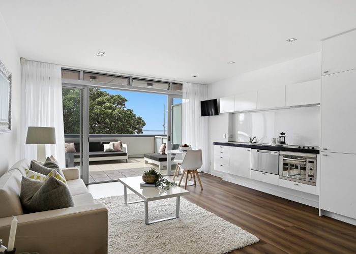  at 7/6 Beach Front Lane, Browns Bay, North Shore City, Auckland