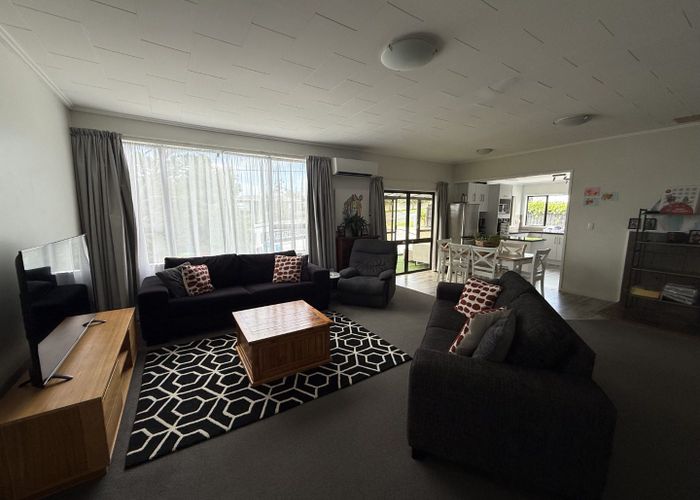  at 1/92 Tiri Road, Matakatia Bay, Rodney, Auckland