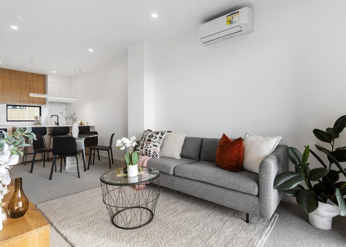  at 2/11 Ryburn Road, Mount Wellington, Auckland City, Auckland