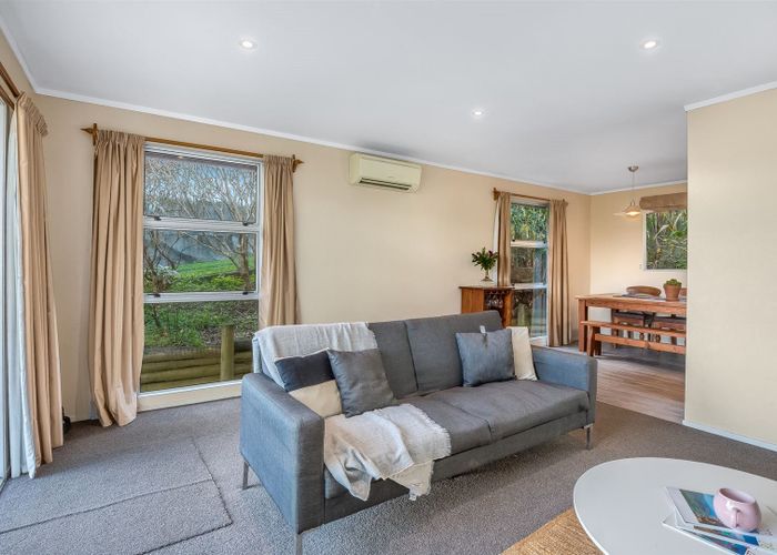  at 18 Toporoa View, Ascot Park, Porirua