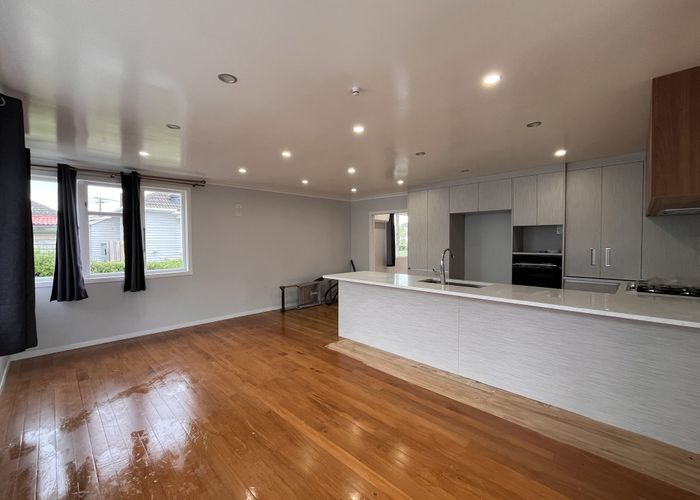  at 17 Tuakiri Street, Point England, Auckland City, Auckland