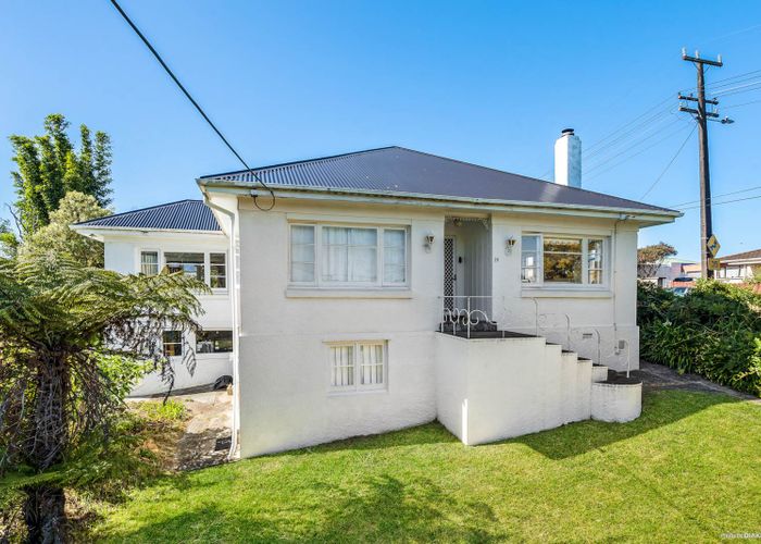  at 20 Newington Road, Henderson, Auckland