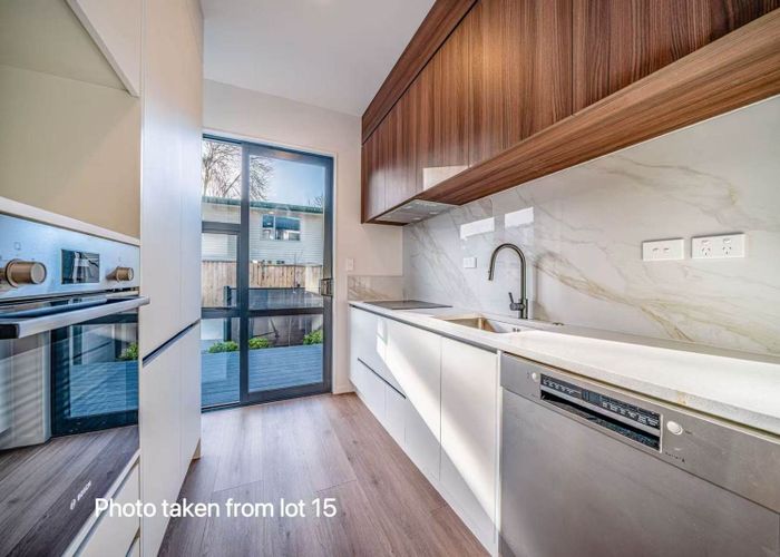  at 18/85 Cascades Road, Pakuranga Heights, Manukau City, Auckland