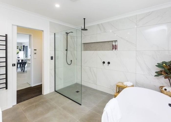  at 5 Gloucester, Silverstream, Upper Hutt, Wellington