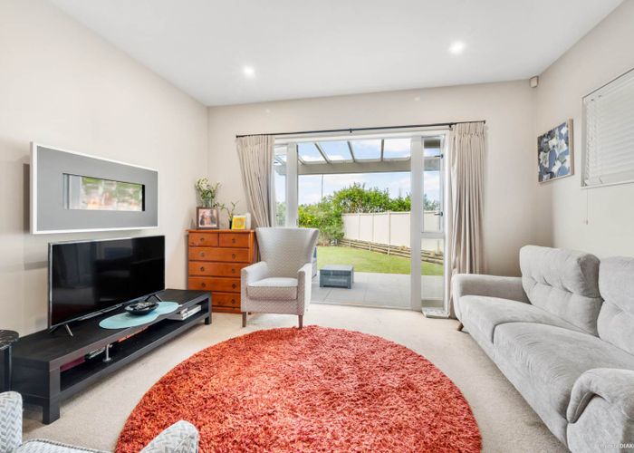  at 4 Hatfield Place, Albany Heights, Auckland