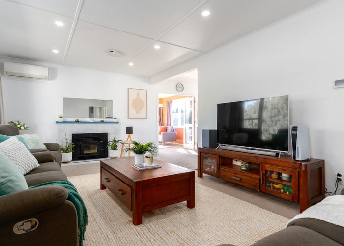  at 33 Lynda Avenue, Paparangi, Wellington, Wellington