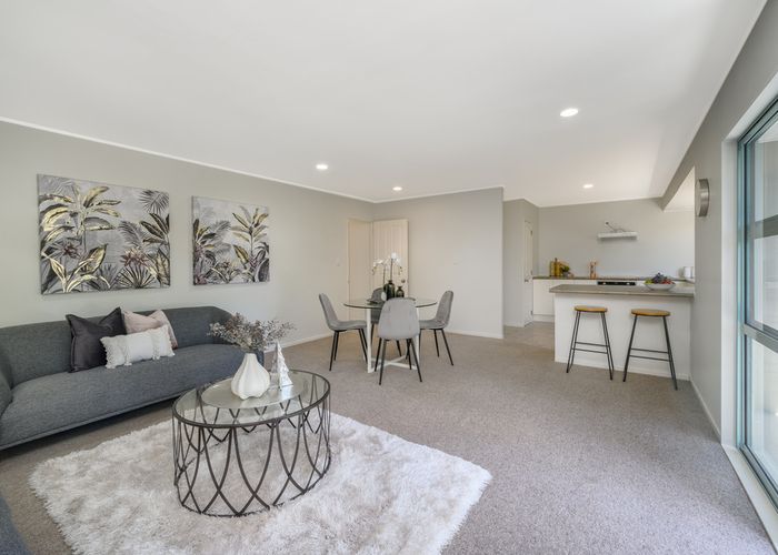  at 5/7 Marbeth Court, Botany Downs, Auckland