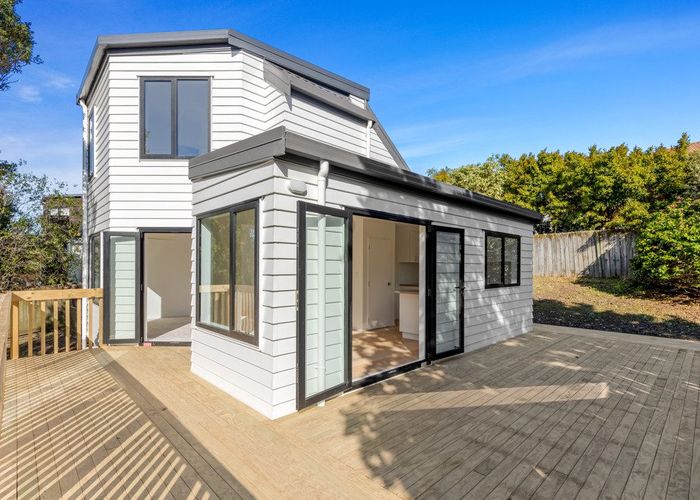  at 1/56 Centorian Drive, Windsor Park, Auckland