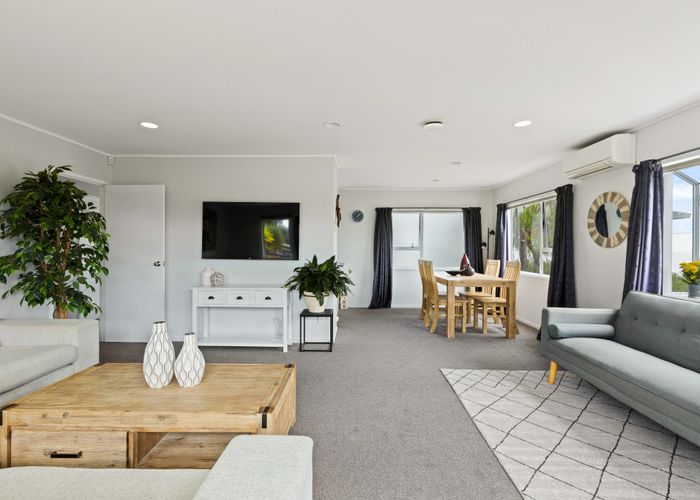  at 10 Royalty Rise, Red Beach, Whangaparāoa