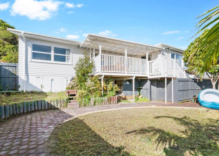  at 24 Waverley Avenue, Glenfield, Auckland