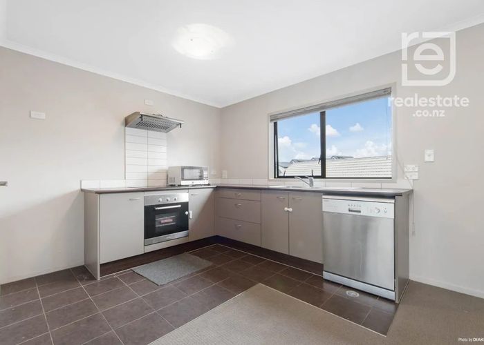  at 9/172 Mcleod Road, Te Atatu South, Waitakere City, Auckland