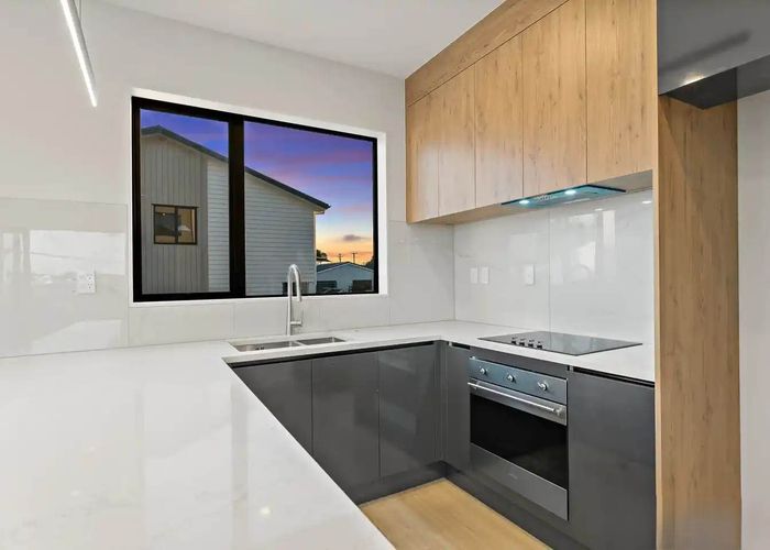  at 1/16 Binsted Road, New Lynn, Waitakere City, Auckland