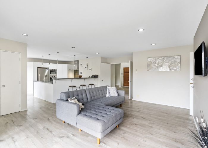  at 130 Onetaunga Road, Chatswood, Auckland