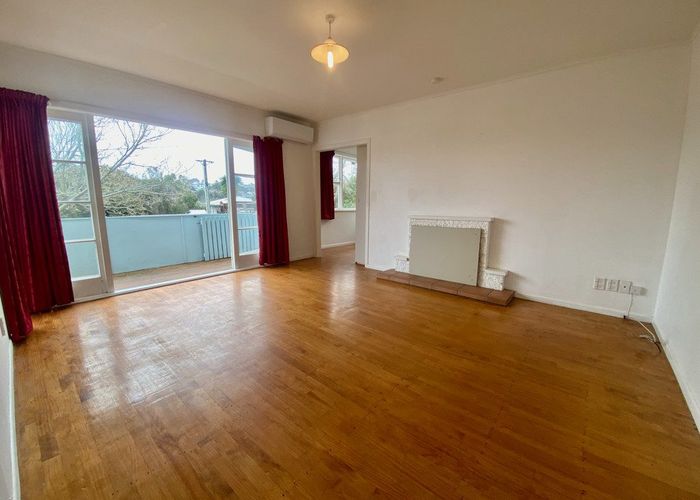  at 64 Selwyn Cres, Forrest Hill, North Shore City, Auckland