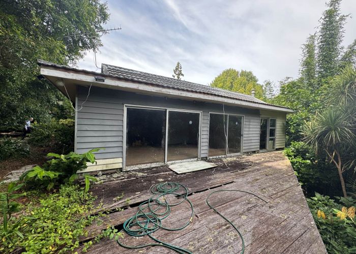  at 1B Peter Terrace, Castor Bay, North Shore City, Auckland