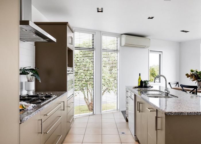  at 21 Radnor Street, Hamilton Central, Hamilton