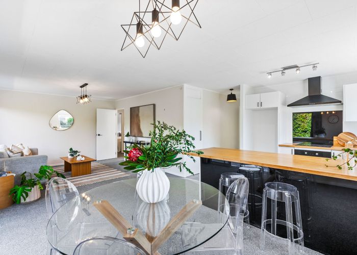  at 41 Meadowvale Rise, Titirangi, Waitakere City, Auckland