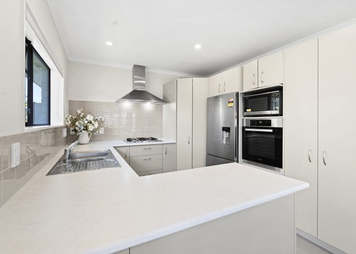  at 2/4 Edward Avenue, Orewa