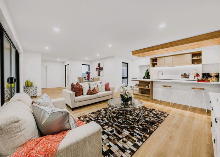  at 5E Crystal Avenue, Glendene, Waitakere City, Auckland