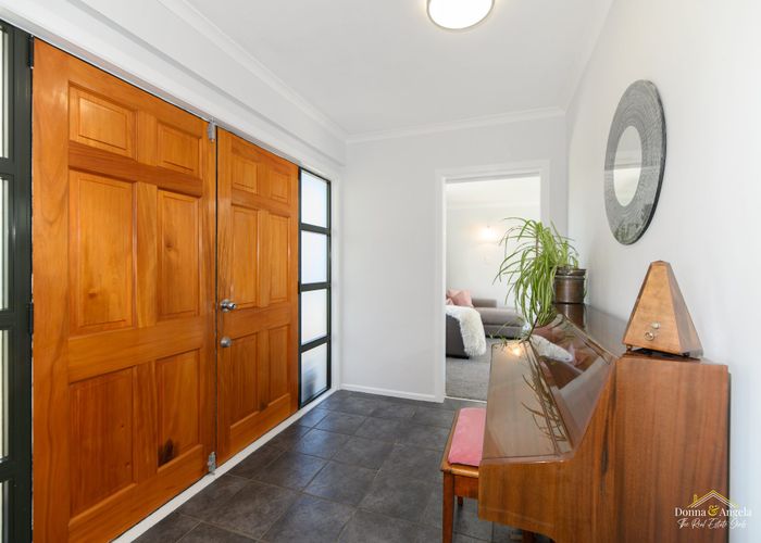  at 5 Tropicana Drive, Mount Roskill, Auckland