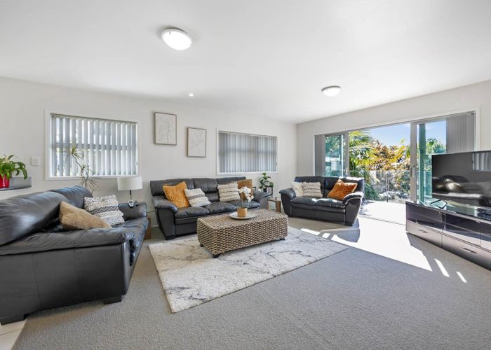  at 86 Picasso Drive, West Harbour, Waitakere City, Auckland