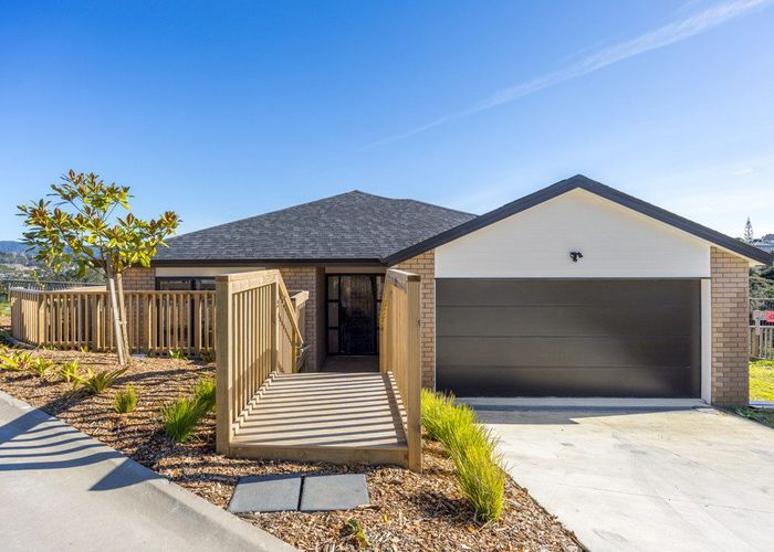  at 11 Mara Way, Sunnyvale, Waitakere City, Auckland