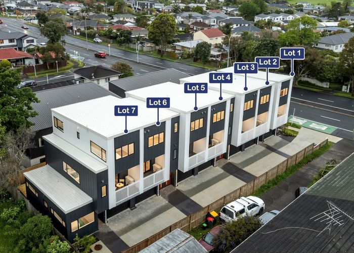  at 220 Pakuranga Road, Pakuranga Heights, Manukau City, Auckland