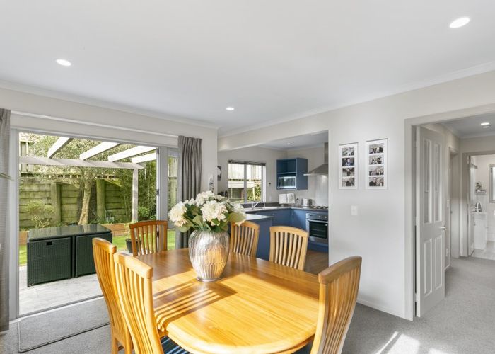  at 9 Cedarwood Street, Woodridge, Wellington