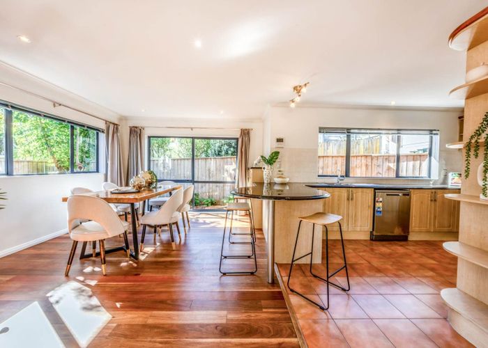  at 2D Korau Road, Greenlane, Auckland City, Auckland