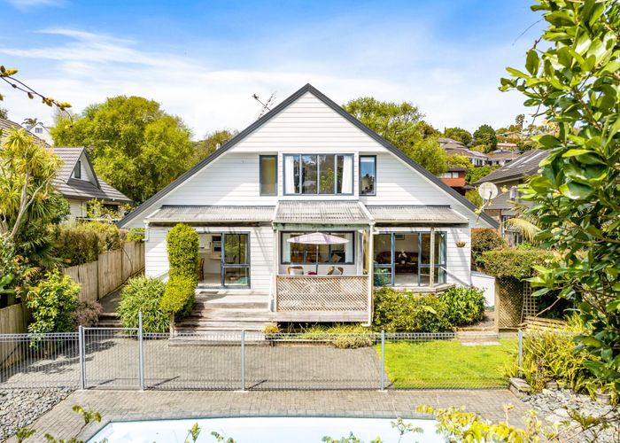  at 27 Bayside Drive, Browns Bay, Auckland