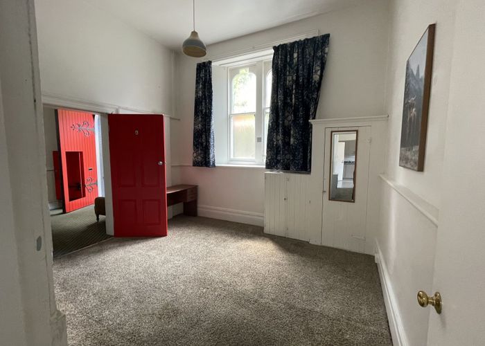  at 37 Dowling Street, Dunedin Central, Dunedin